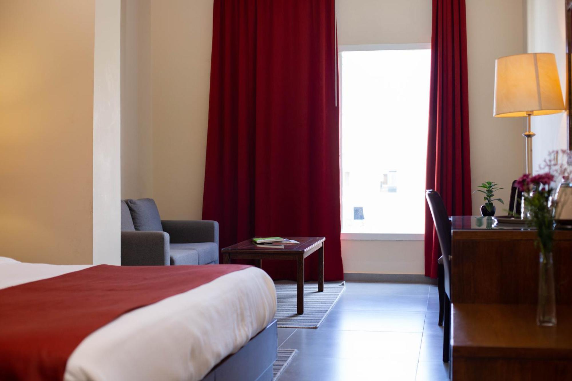 Cosmopolitan Hotel Beirut Bagian luar foto
